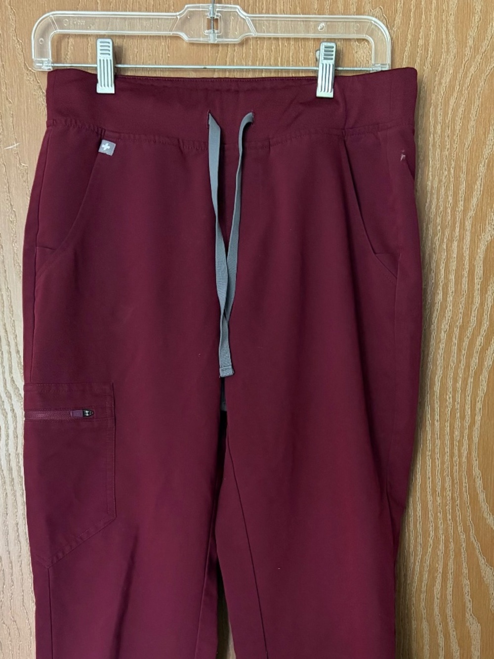 Figs Zamora Jogger Scrub Pant - Small Tall - Burgundy - LIKE NEW